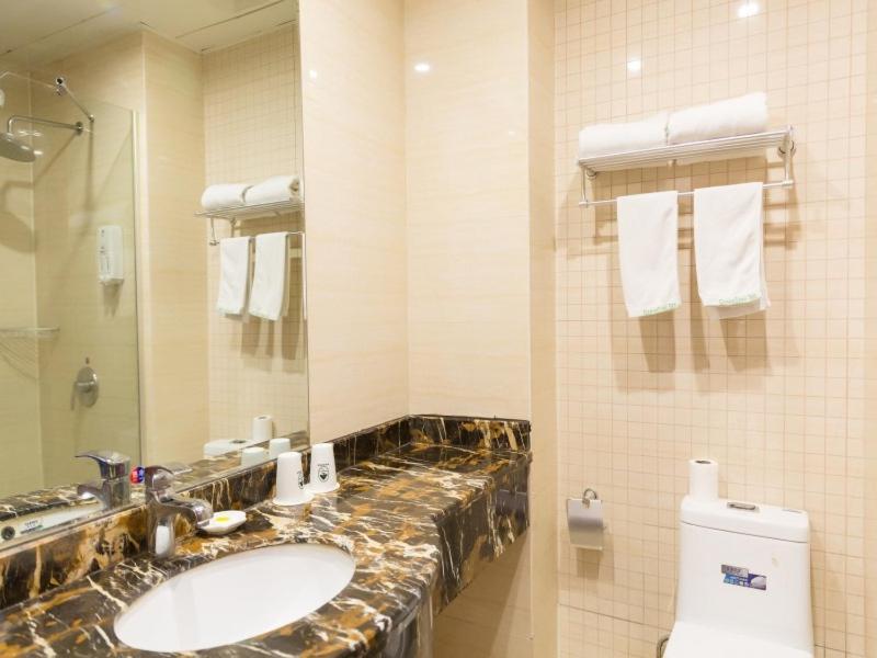 Greentree Inn Jiangsu Suzhou Kunshan High Speed Rail Station Hengshan Road Express Hotel Buitenkant foto